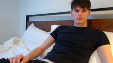 Snapshot of sensualalien chatting on 1, 4, 2026 Cam online show from 1, 4, 2026