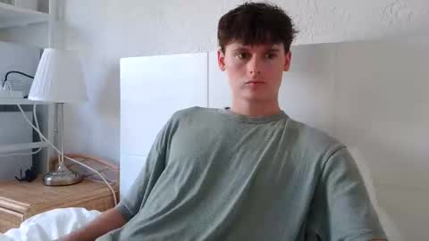 Snapshot of sensualalien chatting on 8, 4, 2026 Cam online show from 8, 4, 2026