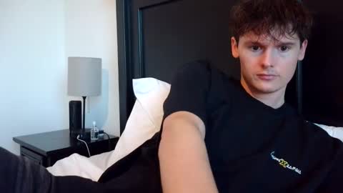 Snapshot of sensualalien chatting on 28, 4, 2026 Cam online show from 28, 4, 2026