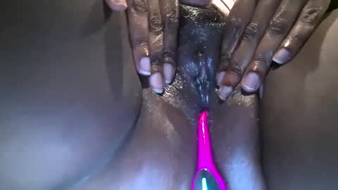 Snapshot of sensualatease chatting on 29, 9, 2025 SensualATease online show from 29, 9, 2025