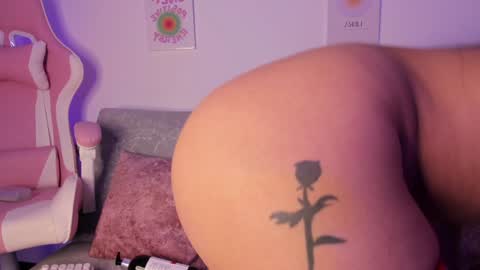 sensualhaven_ online show from 2, 1, 2025