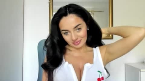 sensuallstella online show from 2, 7, 2026