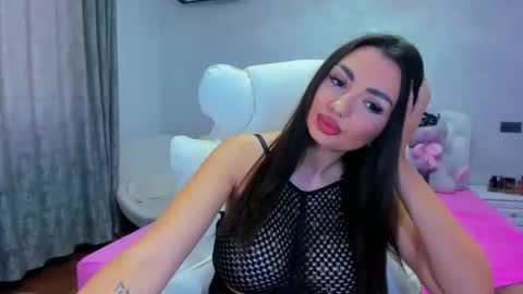 Snapshot of sensualreyna chatting on 10, 4, 2026 EllaRossa online show from 10, 4, 2026