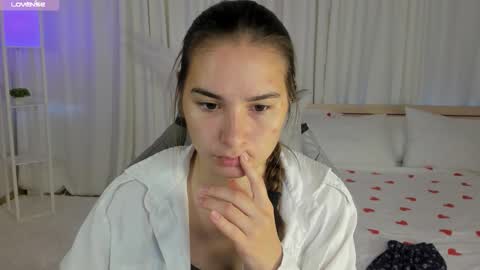Snapshot of seraphineclark chatting on 6, 10, 2025 Seraphine online show from 6, 10, 2025