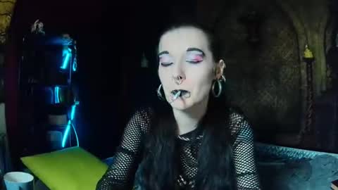 Snapshot of seraphinmunster chatting on 10, 4, 2026 Seraphin Munster online show from 10, 4, 2026