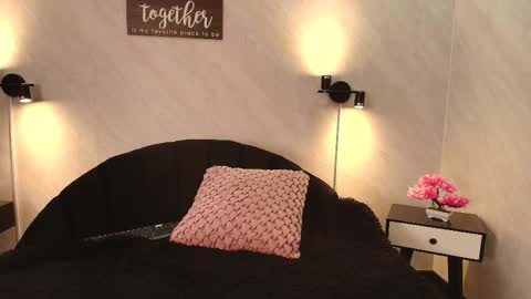 Seren  Follow me online show from 18, 2, 2025