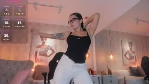 Snapshot of serena___ chatting on 9, 7, 2026 serena___ online show from 9, 7, 2026