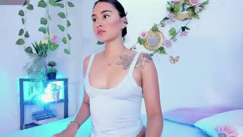 Snapshot of serena_jeyns chatting on 22, 4, 2026 SERE online show from 22, 4, 2026