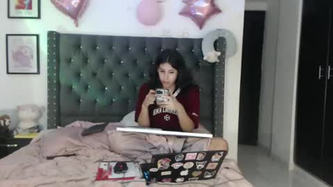 sararoussee online show from 6, 3, 2025