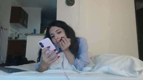 sararoussee online show from 17, 12, 2025