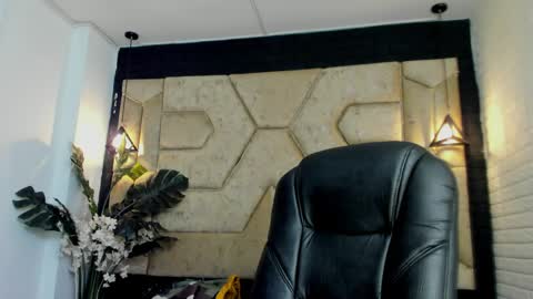 Serene online show from 9, 4, 2026