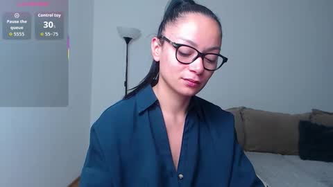 SereneSophi online show from 3, 12, 2025