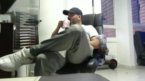 Snapshot of serioyhetero19 chatting on 16, 3, 2026 hetero serio discreto online show from 16, 3, 2026