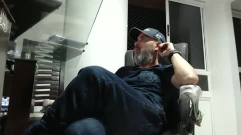 hetero serio discreto online show from 2, 6, 2026