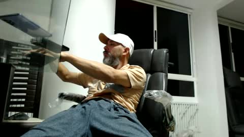 hetero serio discreto online show from 21, 6, 2026