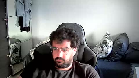 Snapshot of setema chatting on 4, 11, 2025 StorPikk online show from 4, 11, 2025