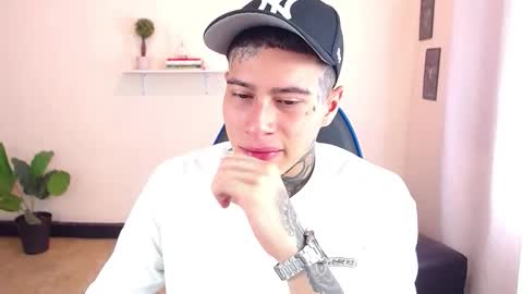 Snapshot of setthomas chatting on 25, 11, 2025 Thomas online show from 25, 11, 2025