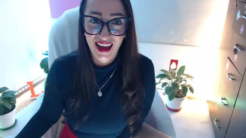 Snapshot of seuctive_woman57 chatting on 18, 10, 2025 samy online show from 18, 10, 2025