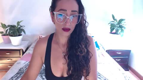 Snapshot of seuctive_woman57 chatting on 24, 3, 2026 samy online show from 24, 3, 2026
