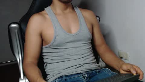 Snapshot of sexatlexx chatting on 10, 1, 2025 arnold online show from 10, 1, 2025