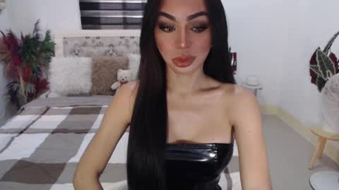 Snapshot of sexenchantresstgirl chatting on 3, 2, 2025 Mistress Maria online show from 3, 2, 2025