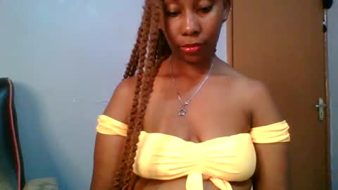 Snapshot of sexie_curvie chatting on 1, 2, 2025 Maggie online show from 1, 2, 2025