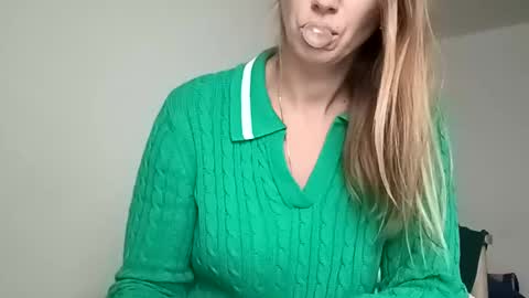 Snapshot of sexualangel chatting on 2, 12, 2024 Verona online show from 2, 12, 2024