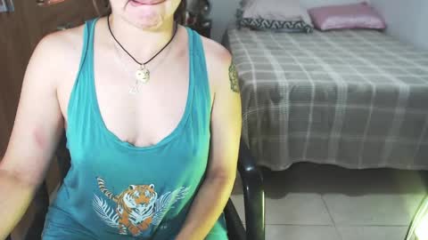 Snapshot of sexwwoman chatting on 14, 4, 2026 CHIARA online show from 14, 4, 2026