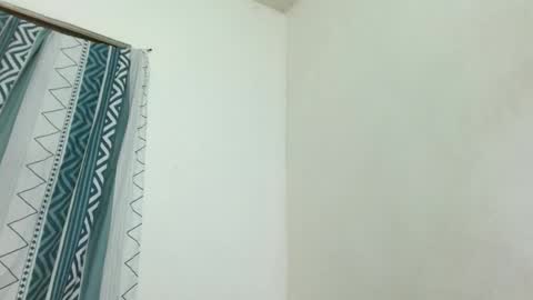 Snapshot of sexx_trip chatting on 8, 1, 2025 Axel online show from 8, 1, 2025