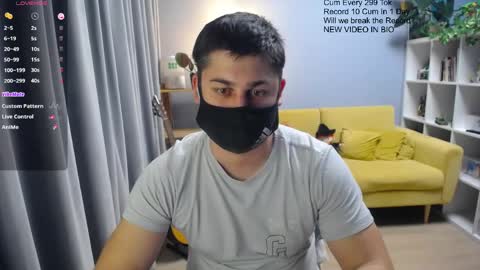 Snapshot of sexxxdickbig chatting on 4, 5, 2026 Tommy online show from 4, 5, 2026