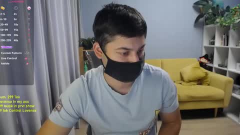 Snapshot of sexxxdickbig chatting on 29, 5, 2026 Tommy online show from 29, 5, 2026