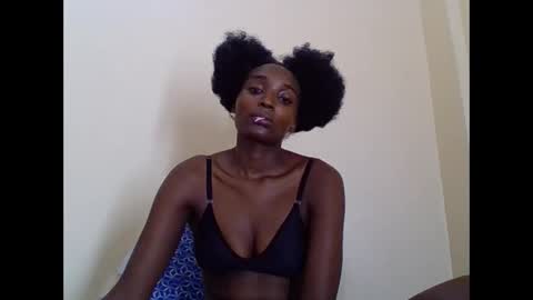Snapshot of sexxy_liney chatting on 25, 2, 2025 sexxy_liney online show from 25, 2, 2025