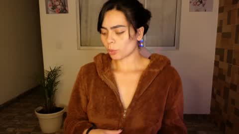 Snapshot of sexxylady__ chatting on 5, 2, 2025 Angie online show from 5, 2, 2025