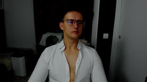 Sexxymuscles4U online show from 11, 11, 2025