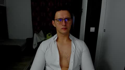 Sexxymuscles4U online show from 4, 12, 2025
