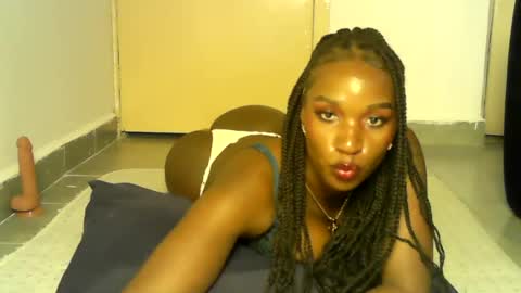 Snapshot of sexy_africana05 chatting on 5, 7, 2026 sexy_africana05 online show from 5, 7, 2026