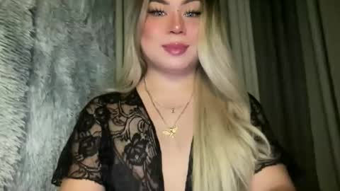 Snapshot of sexy_and_iknewit chatting on 15, 4, 2026 BREANNA online show from 15, 4, 2026