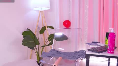 Snapshot of sexy_blonde_doll chatting on 7, 2, 2026 Lina online show from 7, 2, 2026