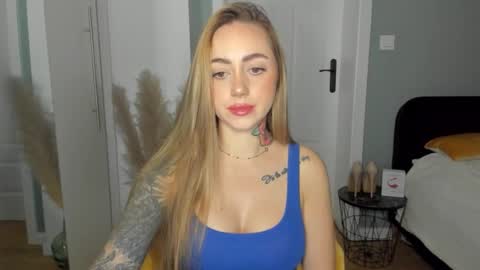Snapshot of sexy_coralie chatting on 25, 3, 2026 C o r a l i e online show from 25, 3, 2026
