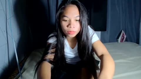 Snapshot of sexy_criz chatting on 15, 12, 2025 sexy_criz online show from 15, 12, 2025