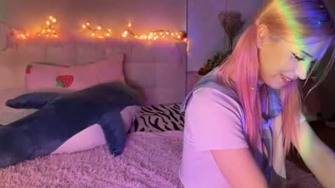Snapshot of sexy_cute18 chatting on 10, 7, 2026 Eva online show from 10, 7, 2026