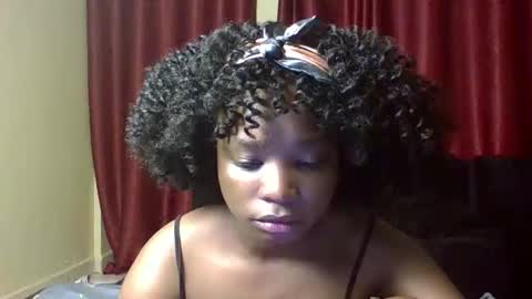 Snapshot of sexy_ebony_princess chatting on 14, 4, 2026 Trina online show from 14, 4, 2026