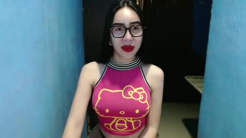 sexy_emily92 online show from 25, 3, 2026