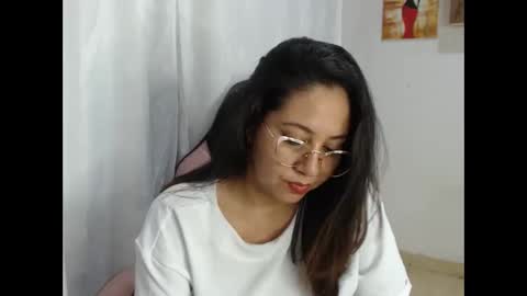 layla violeta gomez online show from 19, 10, 2025