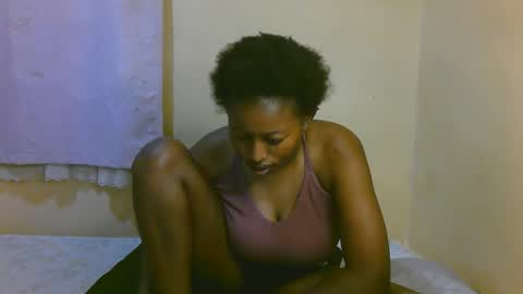 Snapshot of sexy_latasha chatting on 3, 5, 2026 sexy_latasha online show from 3, 5, 2026