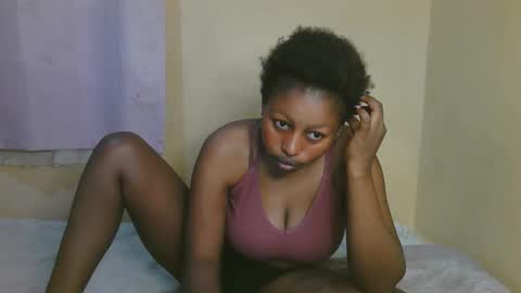 Snapshot of sexy_latasha chatting on 4, 5, 2026 sexy_latasha online show from 4, 5, 2026