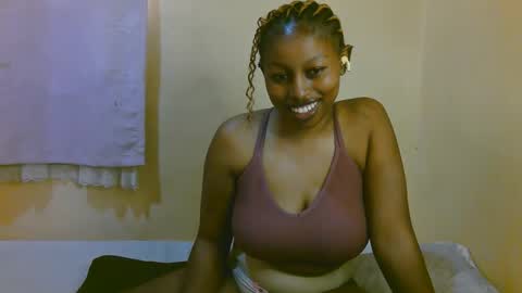 Snapshot of sexy_latasha chatting on 15, 5, 2026 sexy_latasha online show from 15, 5, 2026