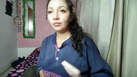 sexy lolas online show from 17, 12, 2025