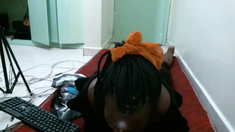 sexy_lunah online show from 2, 2, 2025