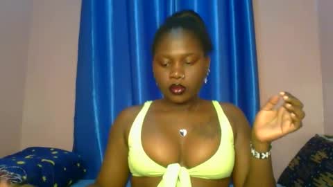 Snapshot of sexy_lunar chatting on 10, 4, 2026 lunar online show from 10, 4, 2026